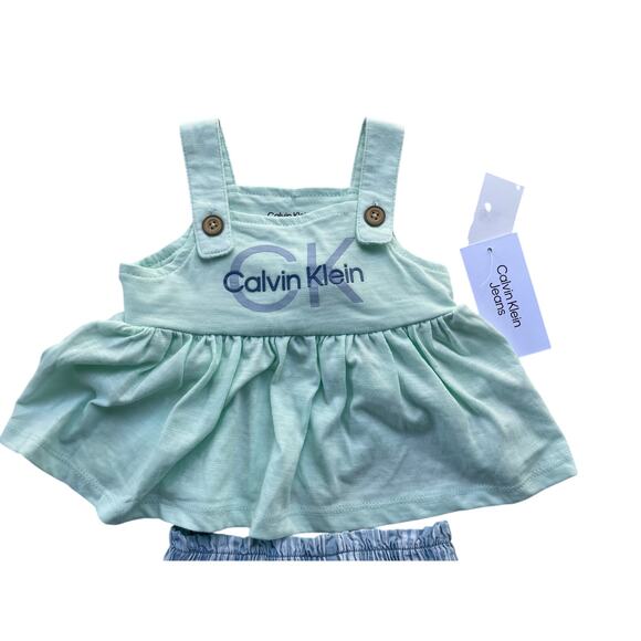 CALVIN KLEIN INFANT SIZE 12M MATCHING SHORT AND TOP SET - Picture 2 of 6